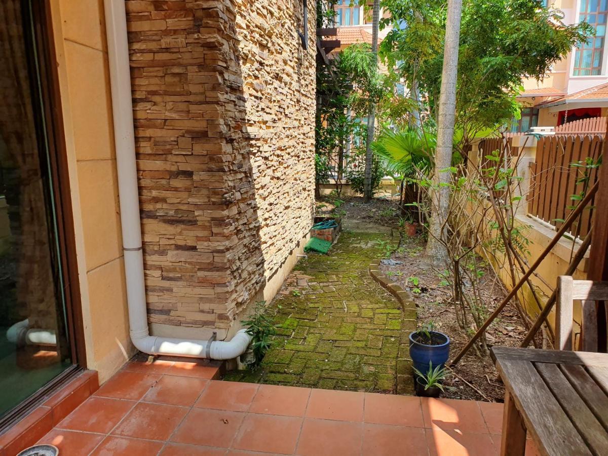 Ferienwohnung Eden Cosy Living Batu Feringgi Exterior foto